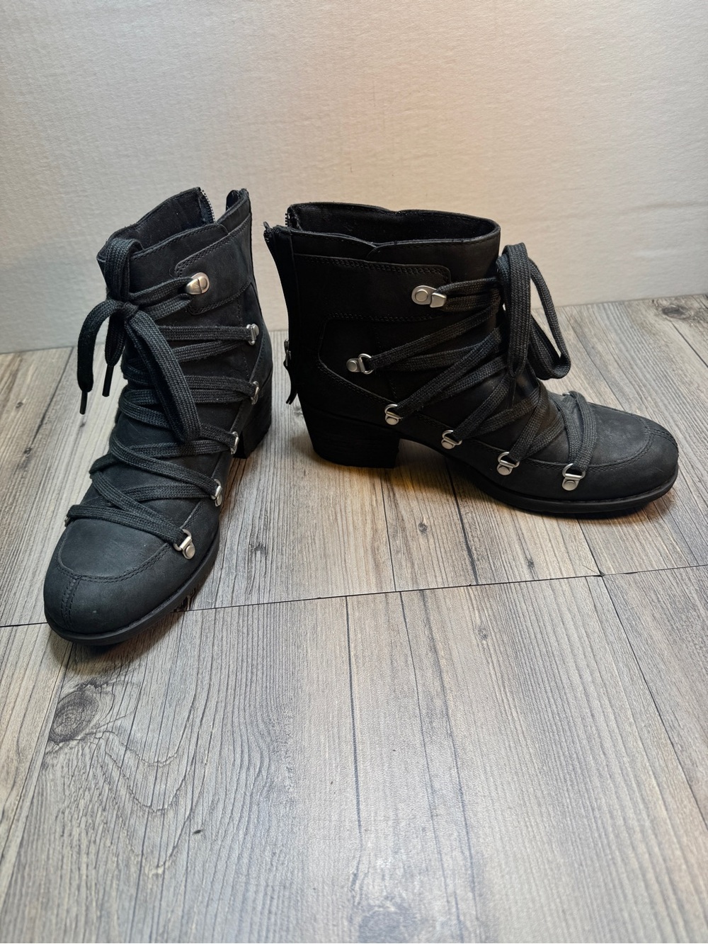 Merrell Shiloh II Womens Size 7 Black Leather Ankle Lace Up Zip Boots Shoes